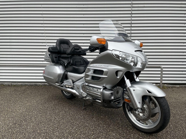 HONDA GL 1800 Gold Wing Touring Used