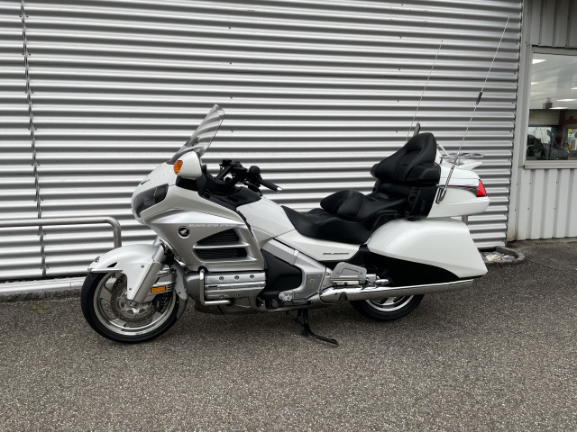 HONDA GL 1800 Gold Wing Deluxe Touring Occasion