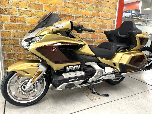HONDA GL 1800 Gold Wing Tour DCT 50th Anniversary Touring Vorführfahrzeug