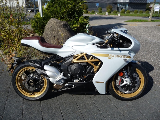 MV AGUSTA Superveloce 800 Sport Neufahrzeug