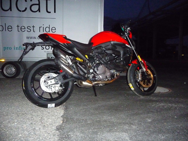 DUCATI Monster 950 Plus Naked Neufahrzeug