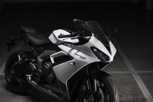 TRIUMPH Daytona 660 Sport New vehicle