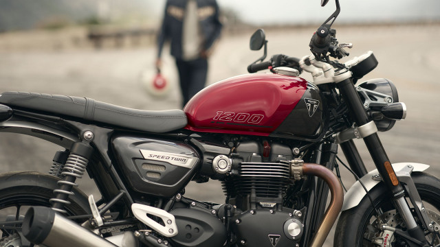 TRIUMPH Speed Twin 1200 Retro Moto nuova